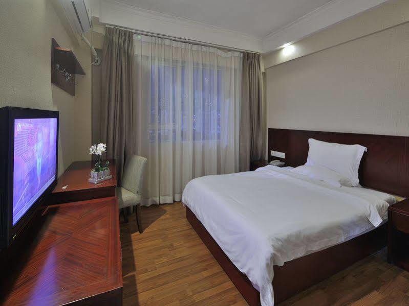 Paco Hotel Guangzhou Jiangtai Road Metro Branch Dış mekan fotoğraf